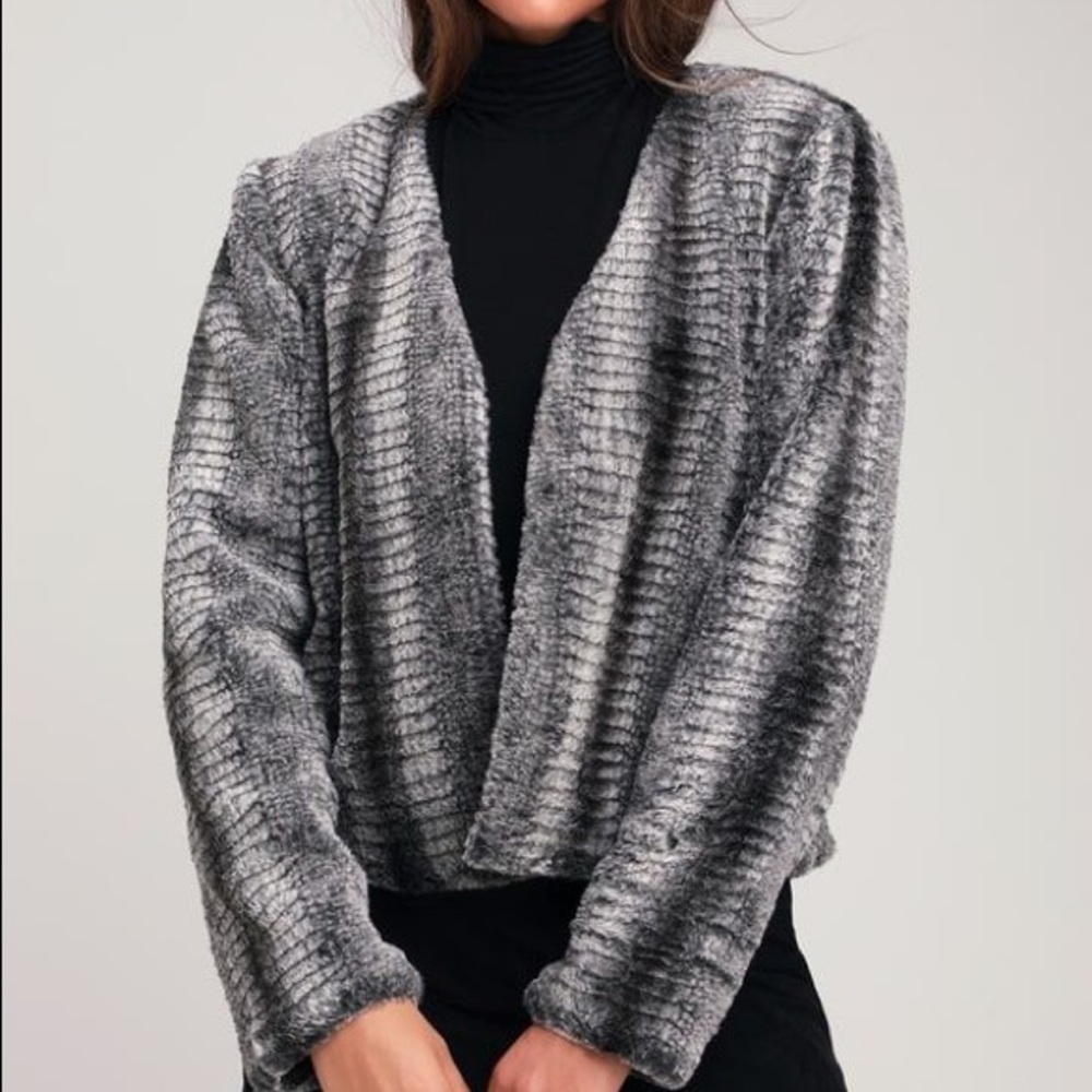Rokoko chic grey faux fur coat